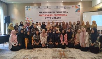 Pelatihan Kepemimpinan Guru Perempuan Malang