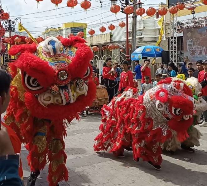 
					FOTO: Kirab budaya perayaan Cap Go Meh 2577 Kongzili/2026 Masehi digelar di kawasan Vihara Klenteng Hok Lay Kiong, Bekasi Timur, pada Selasa (3/2/2026).