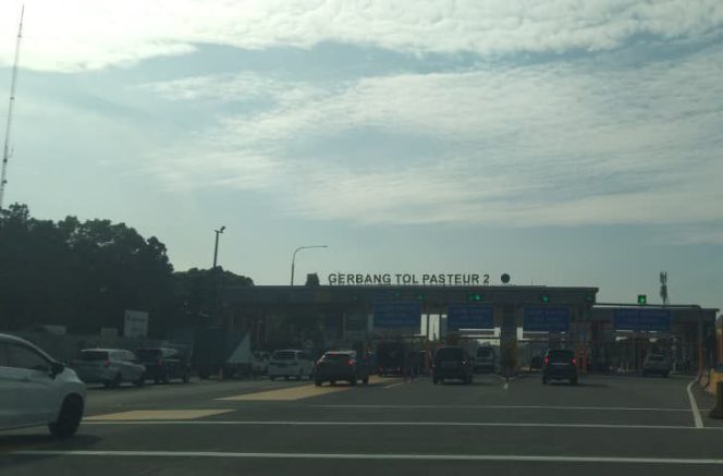 
					FOTO: Pintu Tol Pasteur 2 Kota Bandung , Jawa Barat