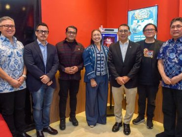 FOTO: Menteri Ekonomi Kreatif/Kepala Badan Ekonomi Kreatif (Ekraf) mengapresiasi kolaborasi Layar Digi bersama minimarket dalam menghadirkan inovasi layar alternatif melalui micro cinema