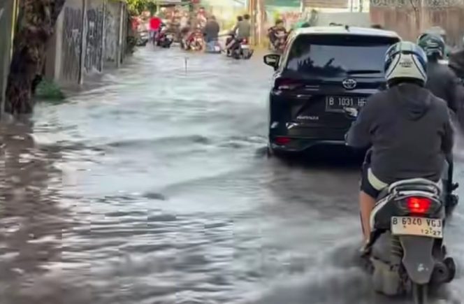 
					FOTO: Banjir Kembali Landa Jakarta