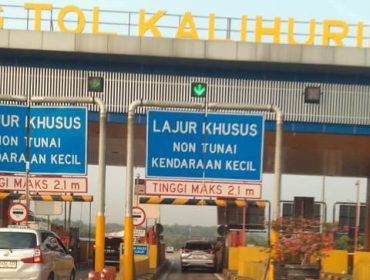 FOTO: Gerbang Tol (GT) Kalihurip Utama (KM 67/KM 79,3) adalah gerbang tol utama di ruas Tol Cipularang, Karawang, Jawa Barat, yang melayani arus lalu lintas dari Jakarta/Cikampek menuju Bandung atau sebaliknya.