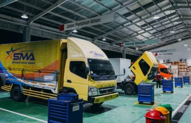 
					FOTO: PT Krama Yudha Tiga Berlian Motors (KTB), distributor resmi Mitsubishi Fuso di Indonesia