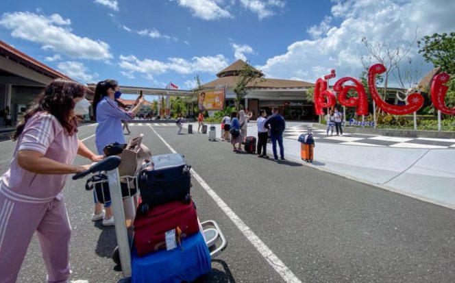
					FOTO:  Wisatawan Bali Masih Stabil