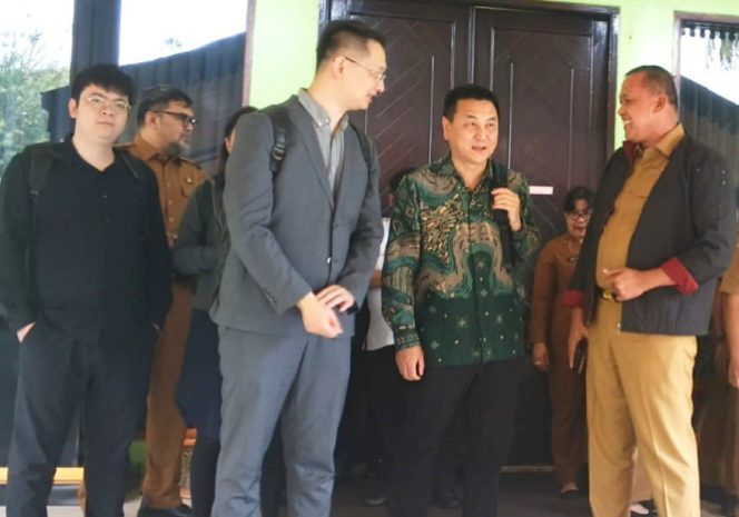
					FOTO: Wali Kota Bekasi, Tri Adhianto, di Pendopo Kantor Pemerintah Kota Bekasi, Senin (30/3/2026).