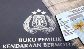 FOTO: KTP dan STNK asli Buku Pemilik Kendaraan Bermotor (BPKB)