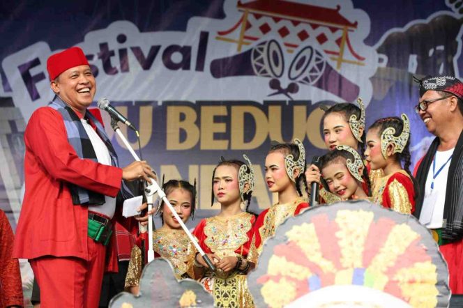 
					12.000 Warga Mustika Jaya Ramaikan Festival Adu Bedug