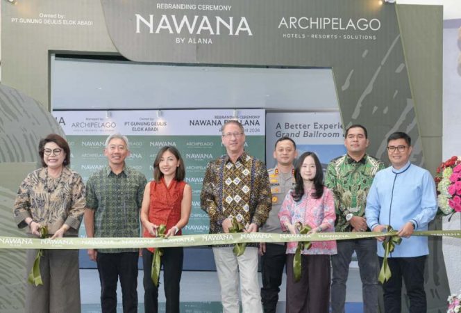 
					FOTO: Kiri ke kanan: Presiden Komisaris PT Sentul City - Basaria Panjaitan, Presiden Direktur PT Gunung Geulis Elok Abadi - Jeyson Pribadi dan Istri Laurie Kumala, Senior Vice President Operations Archipelago International - Winston Hanes, AKBP Wikha Ardilestanto - Kapolres Kabupaten Bogor, Direktur PT Sentul City - Stephanie Alim, Ketua Komisi 1 DPRD Kabupaten Bogor  - Muhammad Irvan Maulana, dan Ketua DPRD Kabupaten Bogor - Sastra Winara