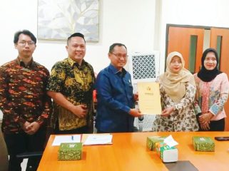 FOTO: Ketua DPRD Kota Bekasi, Sardi Efendi, menerima kunjungan resmi Bawaslu 