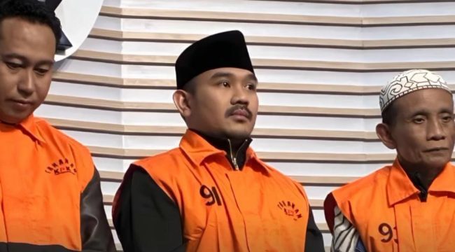 FOTO : Tersangka Kasus Suap Pyoyek Ijon Pemerintah Daerah Kabupaten Bekasi