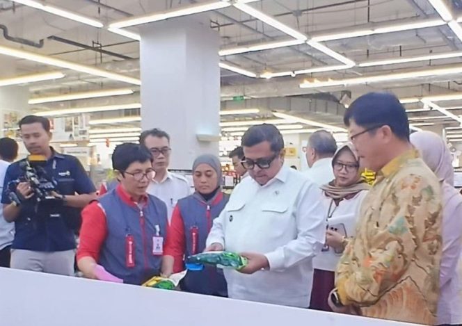 
					FOTO: Jelang Wajib Halal 2026, BPJPH Sidak Ritel di Gandaria City