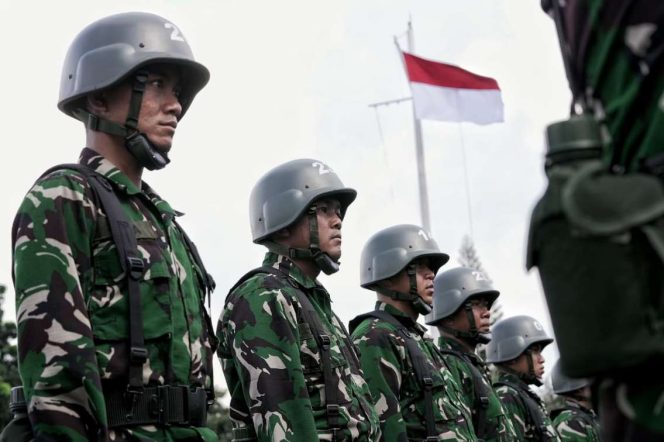 
					Menhan Sjafrie Tinjau Latsarmil Komcad ASN