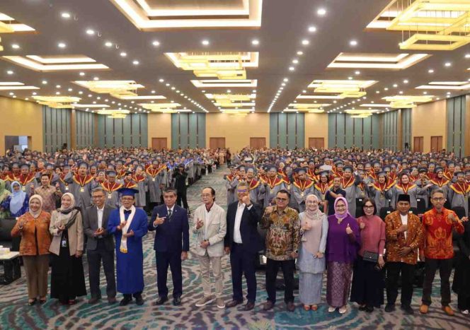 
					Orasi Ilmiah, Lulusan Perguruan Tinggi Harus Miliki Strategi Triple Readiness