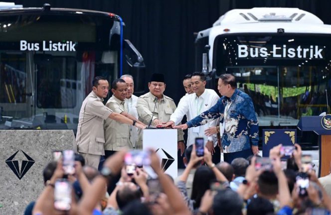 
					Presiden Prabowo Resmikan Pabrik Perakitan Bus Listrik di Magelang