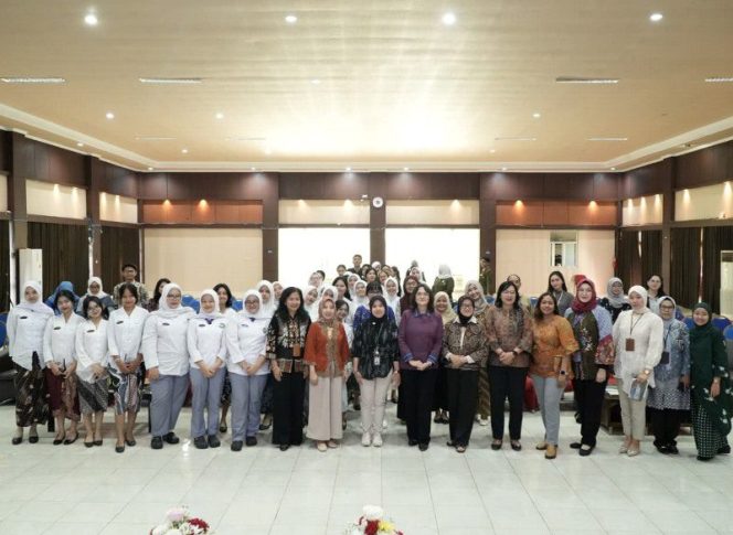 
					Kemenpar Perkuat SDM Perempuan dalam Higienitas Gastronomi