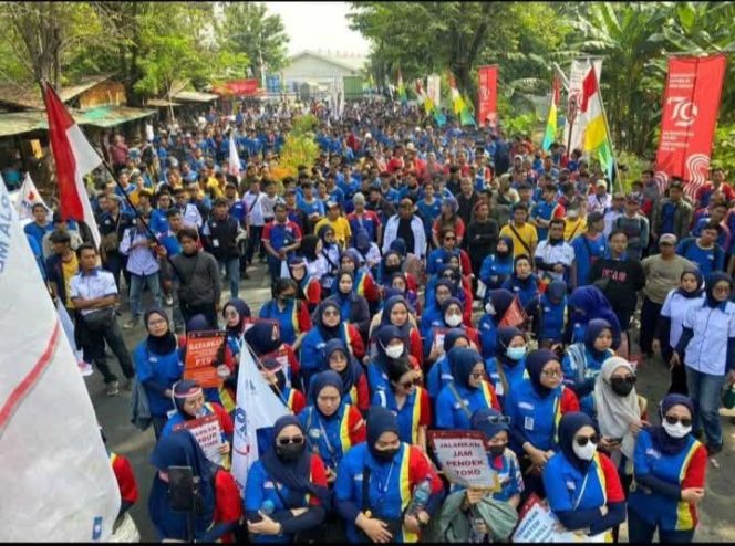 
					Darurat Begal Upah, Pekerja Indomaret Tuntut Hak Lembur Libur Nasional