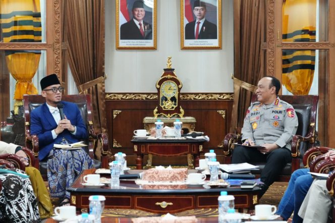 
					Kemenhaj dan Polri Perkuat Koordinasi Jemaah Haji
