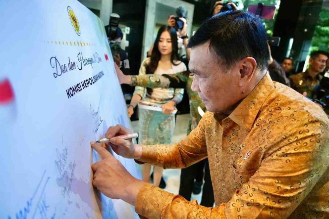 
					Kompolnas Resmi Berkantor di Graha Sentana