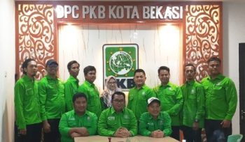 FOTO: Ketua DPC PKB Kota Bekasi, Rizki Topananda bersama Jajaran Pengurus untuk masa bakti 2026-2031