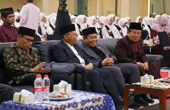 
					Ketua DPRD DKI Khotmil Quran di Ponpes Al-Kautsar