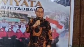 FOTO: Ketua DPRD Kota Bekasi, Sardi Efendi, hadiri Purnawiyata SD Islam Baabut Taubah