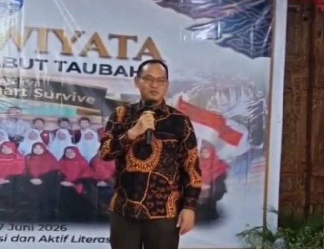 
					FOTO: Ketua DPRD Kota Bekasi, Sardi Efendi, hadiri Purnawiyata SD Islam Baabut Taubah