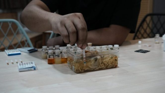 
					ITS Ciptakan Alat Deteksi Minyak Babi, Hanya Rp10 Ribu per Strip