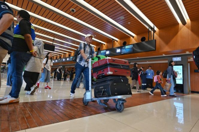 
					Kemenhub Awasi PPN DTP Tiket Pesawat