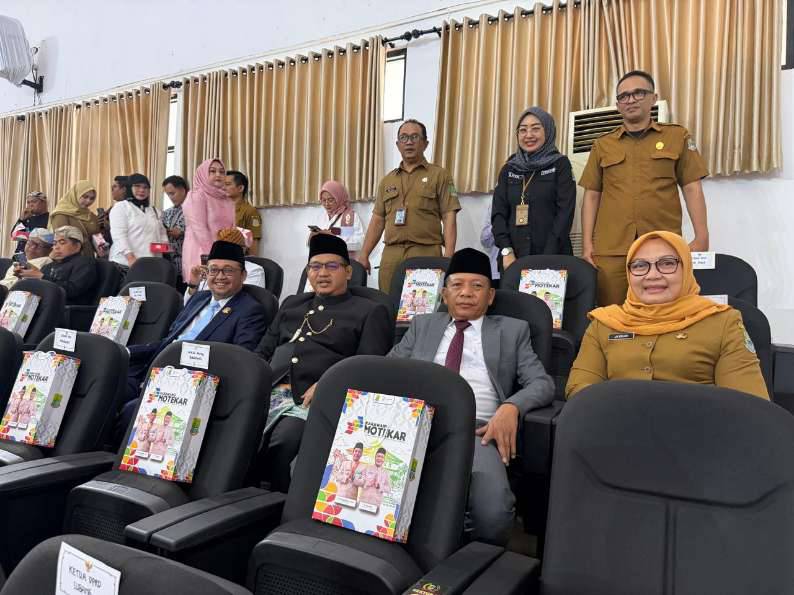 Sardi Efendi Hadiri Paripurna HUT Karawang ke-393