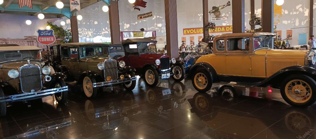 Museum Angkut, Koleksi Kendaraan Lintas Zaman